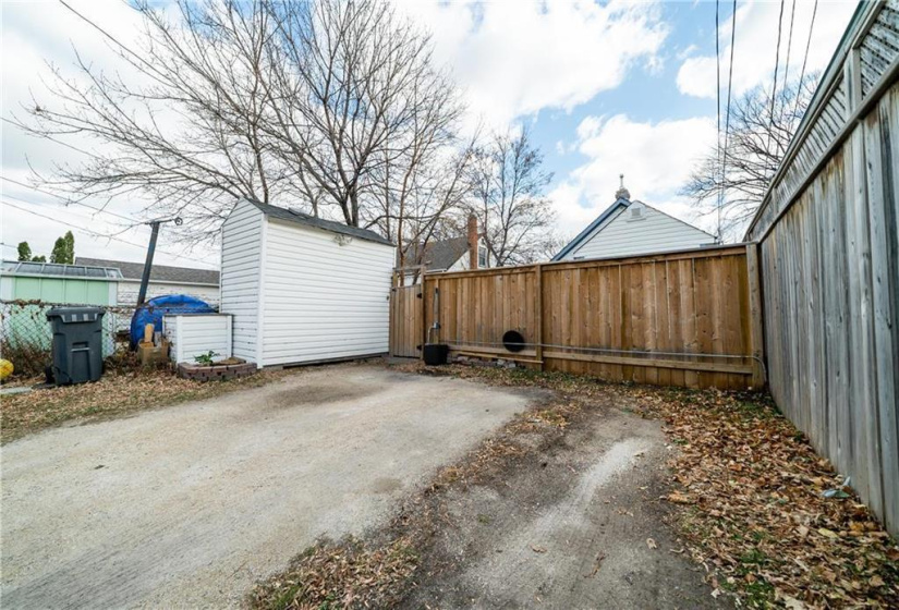 799 Lorette, 2 Bedrooms Bedrooms, 8 Rooms Rooms,1 BathroomBathrooms,Residential,For Sale,Lorette