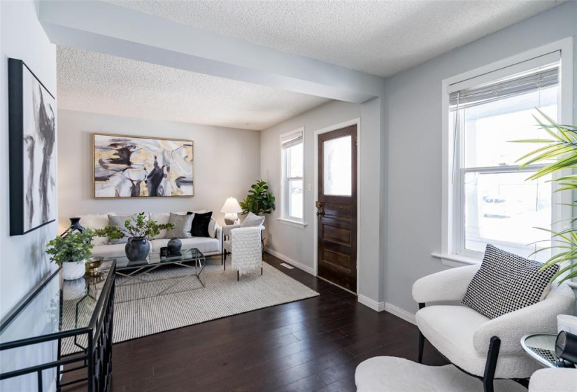 799 Lorette, 2 Bedrooms Bedrooms, 8 Rooms Rooms,1 BathroomBathrooms,Residential,For Sale,Lorette