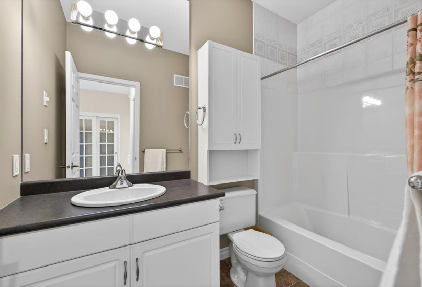 100 Royal Mint, 2 Bedrooms Bedrooms, 11 Rooms Rooms,3 BathroomsBathrooms,Condominium,For Sale,Royal Mint