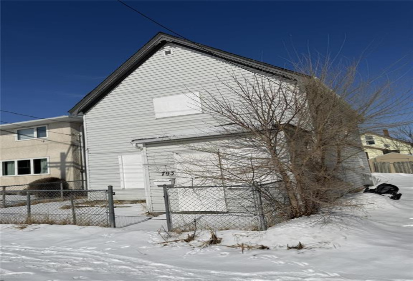 793 Pacific, 3 Bedrooms Bedrooms, 7 Rooms Rooms,1 BathroomBathrooms,Residential,For Sale,Pacific