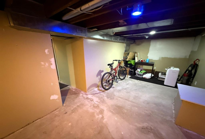 106 Pilgrim, 2 Bedrooms Bedrooms, 8 Rooms Rooms,1 BathroomBathrooms,Residential,For Sale,Pilgrim