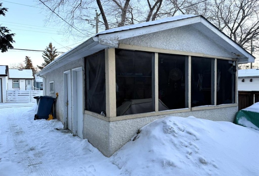 106 Pilgrim, 2 Bedrooms Bedrooms, 8 Rooms Rooms,1 BathroomBathrooms,Residential,For Sale,Pilgrim