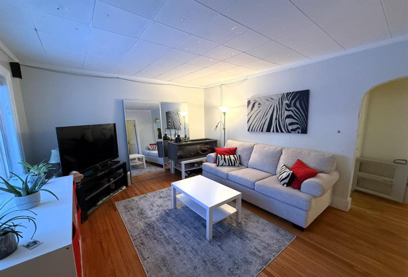 106 Pilgrim, 2 Bedrooms Bedrooms, 8 Rooms Rooms,1 BathroomBathrooms,Residential,For Sale,Pilgrim