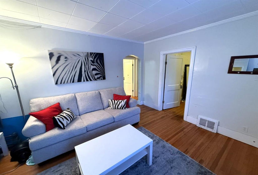 106 Pilgrim, 2 Bedrooms Bedrooms, 8 Rooms Rooms,1 BathroomBathrooms,Residential,For Sale,Pilgrim