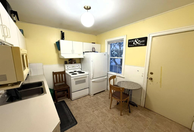 106 Pilgrim, 2 Bedrooms Bedrooms, 8 Rooms Rooms,1 BathroomBathrooms,Residential,For Sale,Pilgrim