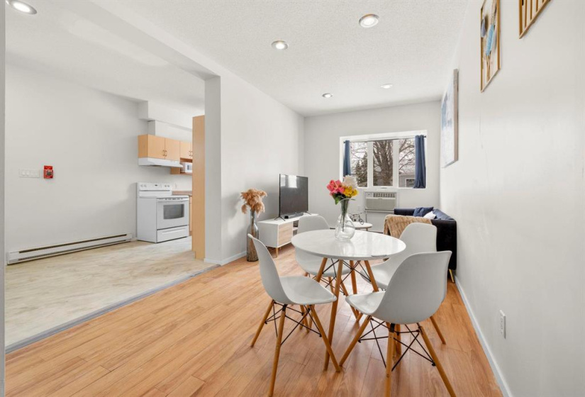 204 Day, 2 Bedrooms Bedrooms, 9 Rooms Rooms,2 BathroomsBathrooms,Condominium,For Sale,Day