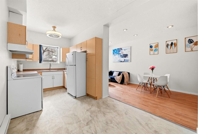 204 Day, 2 Bedrooms Bedrooms, 9 Rooms Rooms,2 BathroomsBathrooms,Condominium,For Sale,Day