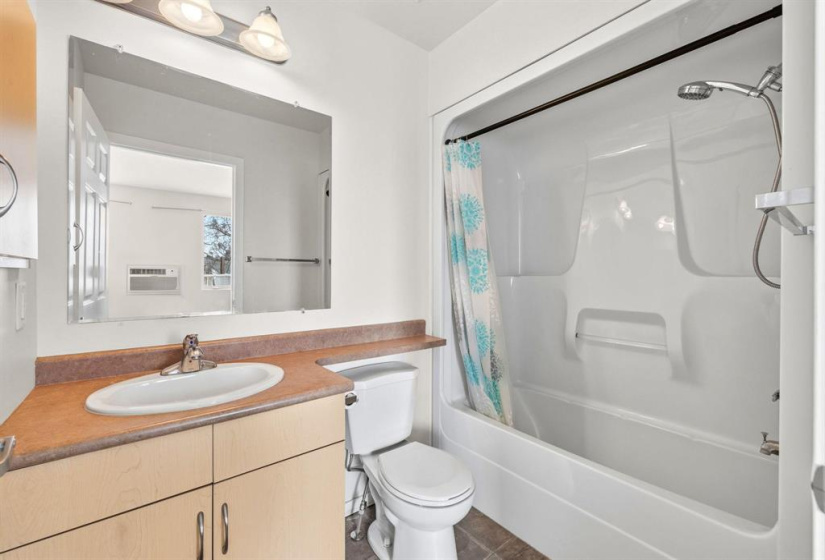 204 Day, 2 Bedrooms Bedrooms, 9 Rooms Rooms,2 BathroomsBathrooms,Condominium,For Sale,Day