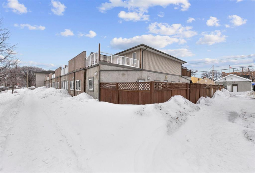 204 Day, 2 Bedrooms Bedrooms, 9 Rooms Rooms,2 BathroomsBathrooms,Condominium,For Sale,Day