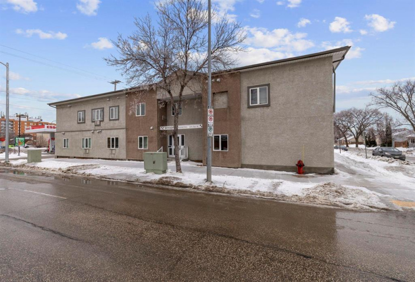 204 Day, 2 Bedrooms Bedrooms, 9 Rooms Rooms,2 BathroomsBathrooms,Condominium,For Sale,Day