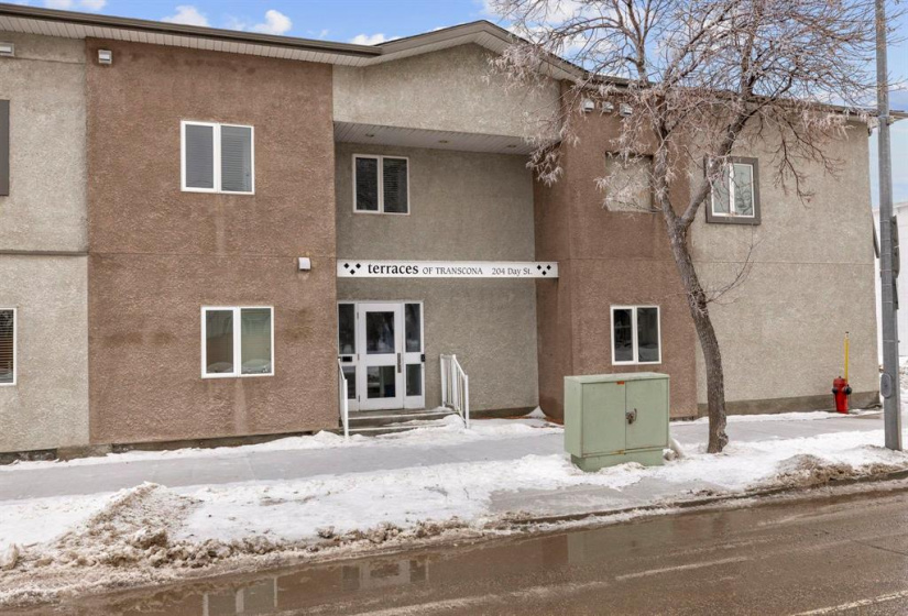 204 Day, 2 Bedrooms Bedrooms, 9 Rooms Rooms,2 BathroomsBathrooms,Condominium,For Sale,Day