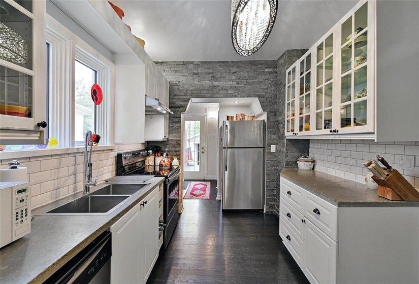 796 Jessie, 3 Bedrooms Bedrooms, 8 Rooms Rooms,2 BathroomsBathrooms,Residential,For Sale,Jessie