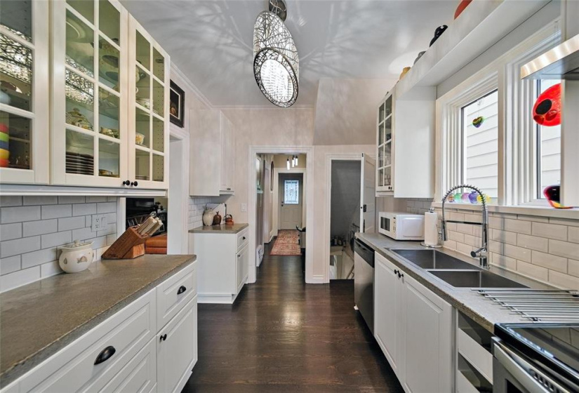 796 Jessie, 3 Bedrooms Bedrooms, 8 Rooms Rooms,2 BathroomsBathrooms,Residential,For Sale,Jessie