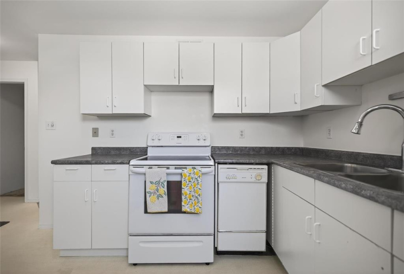 369 Stella, 3 Bedrooms Bedrooms, 9 Rooms Rooms,1 BathroomBathrooms,Residential,For Sale,Stella