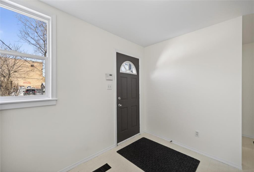 369 Stella, 3 Bedrooms Bedrooms, 9 Rooms Rooms,1 BathroomBathrooms,Residential,For Sale,Stella