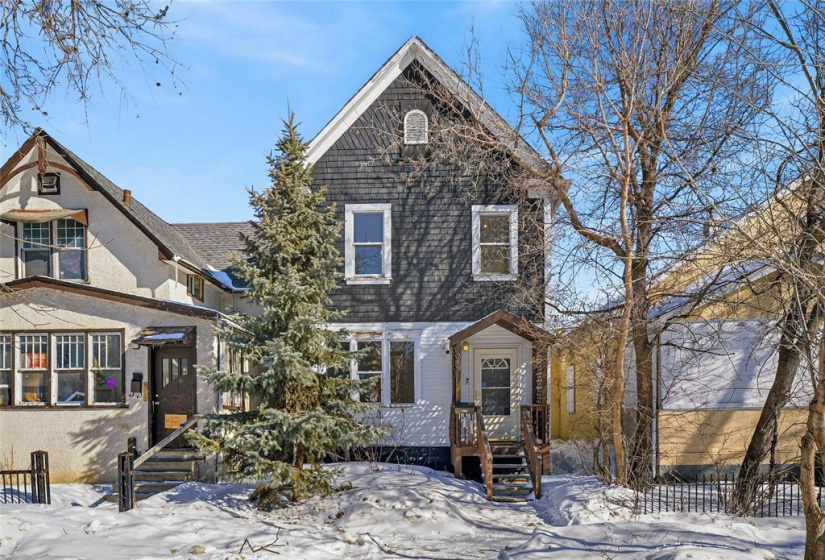 369 Stella, 3 Bedrooms Bedrooms, 9 Rooms Rooms,1 BathroomBathrooms,Residential,For Sale,Stella