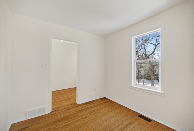 369 Stella, 3 Bedrooms Bedrooms, 9 Rooms Rooms,1 BathroomBathrooms,Residential,For Sale,Stella