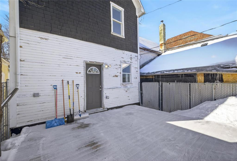 369 Stella, 3 Bedrooms Bedrooms, 9 Rooms Rooms,1 BathroomBathrooms,Residential,For Sale,Stella