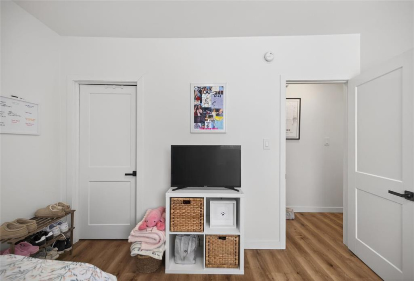 450 Elmhurst, 4 Bedrooms Bedrooms, 12 Rooms Rooms,2 BathroomsBathrooms,Residential,For Sale,Elmhurst