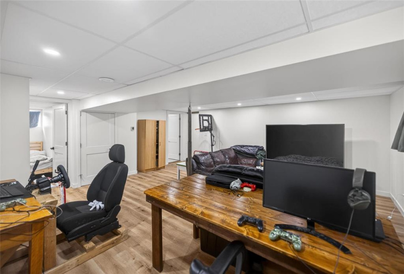 450 Elmhurst, 4 Bedrooms Bedrooms, 12 Rooms Rooms,2 BathroomsBathrooms,Residential,For Sale,Elmhurst