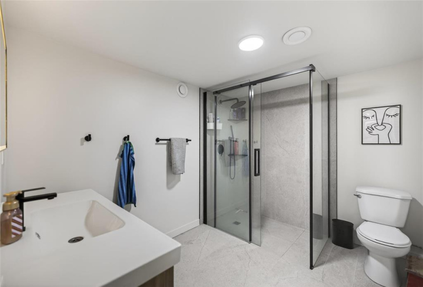 450 Elmhurst, 4 Bedrooms Bedrooms, 12 Rooms Rooms,2 BathroomsBathrooms,Residential,For Sale,Elmhurst