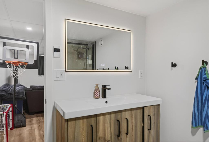 450 Elmhurst, 4 Bedrooms Bedrooms, 12 Rooms Rooms,2 BathroomsBathrooms,Residential,For Sale,Elmhurst