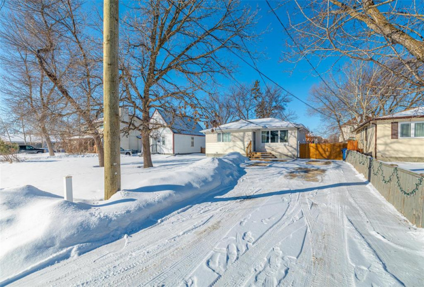 450 Elmhurst, 4 Bedrooms Bedrooms, 12 Rooms Rooms,2 BathroomsBathrooms,Residential,For Sale,Elmhurst