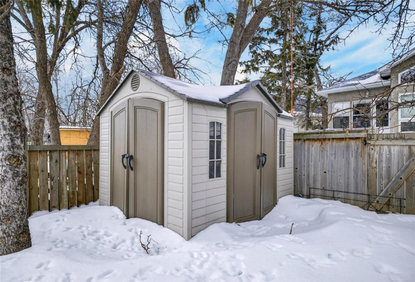 450 Elmhurst, 4 Bedrooms Bedrooms, 12 Rooms Rooms,2 BathroomsBathrooms,Residential,For Sale,Elmhurst