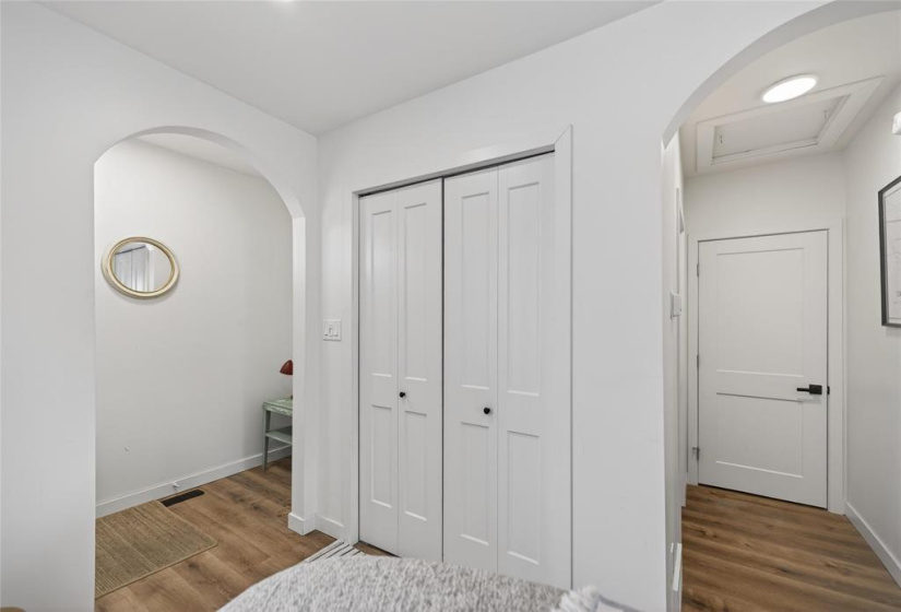 450 Elmhurst, 4 Bedrooms Bedrooms, 12 Rooms Rooms,2 BathroomsBathrooms,Residential,For Sale,Elmhurst