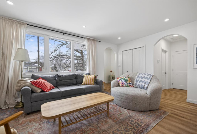 450 Elmhurst, 4 Bedrooms Bedrooms, 12 Rooms Rooms,2 BathroomsBathrooms,Residential,For Sale,Elmhurst