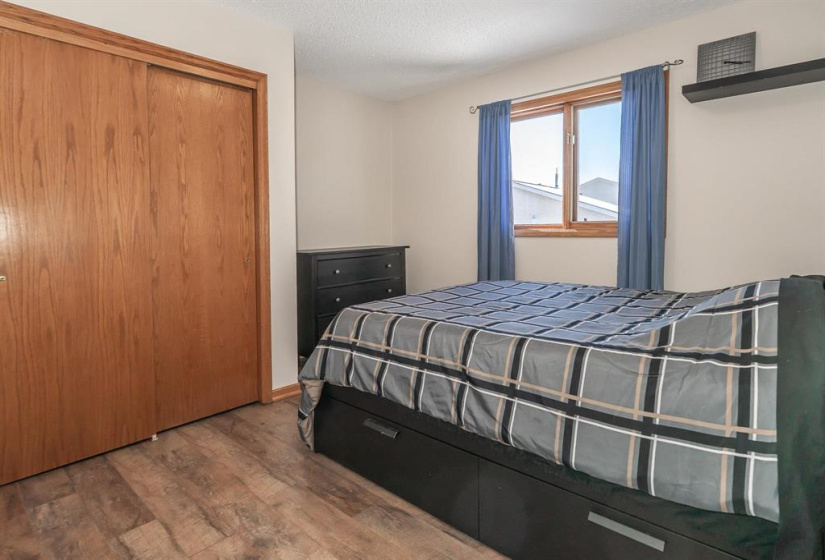 2nd bedroom with closet