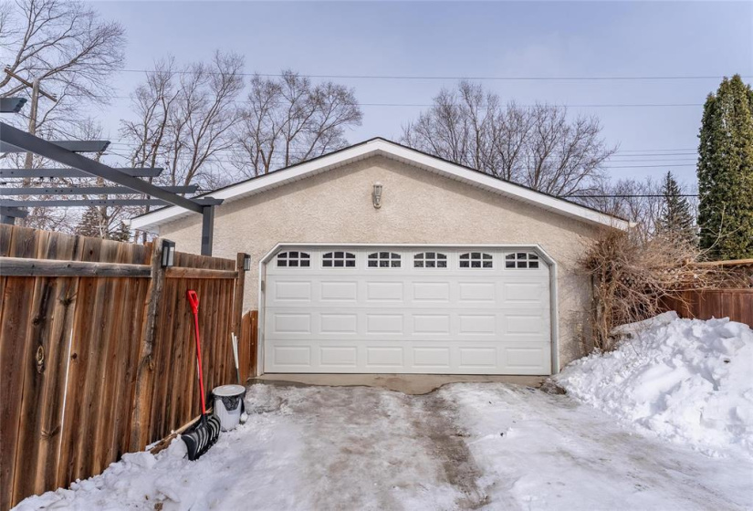 24 W X 22 D Insulated/ wood pellet stove and 220 amp