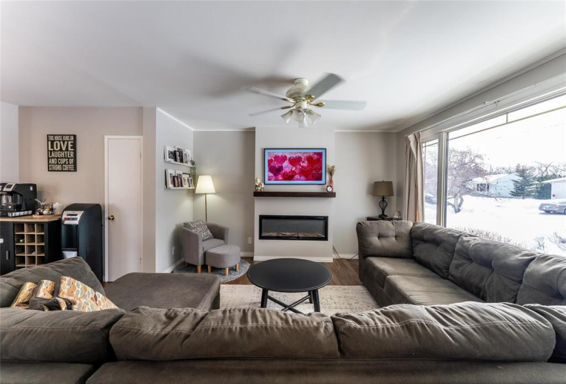 Bright and sunny south facing living room