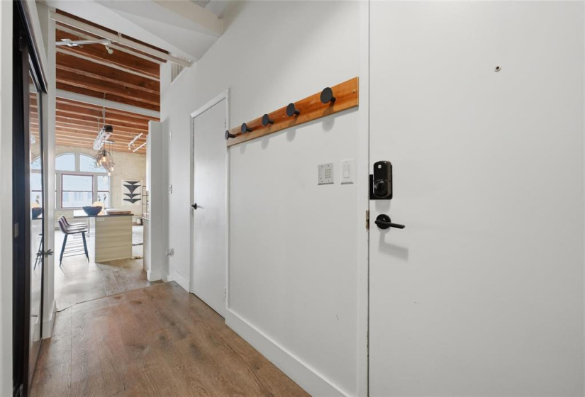 Entrance hall/Laundry room