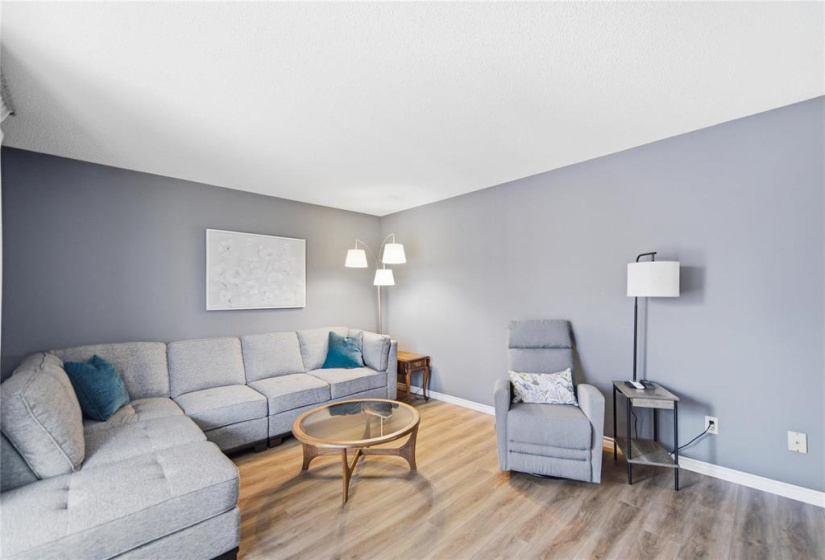 681 St Anne's, 2 Bedrooms Bedrooms, 7 Rooms Rooms,1 BathroomBathrooms,Condominium,For Sale,St Anne's