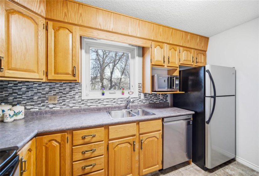 681 St Anne's, 2 Bedrooms Bedrooms, 7 Rooms Rooms,1 BathroomBathrooms,Condominium,For Sale,St Anne's