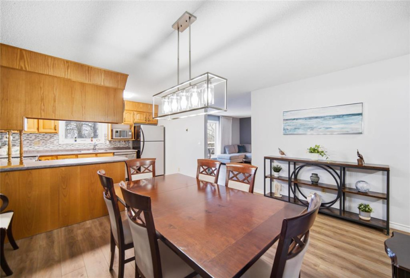 681 St Anne's, 2 Bedrooms Bedrooms, 7 Rooms Rooms,1 BathroomBathrooms,Condominium,For Sale,St Anne's