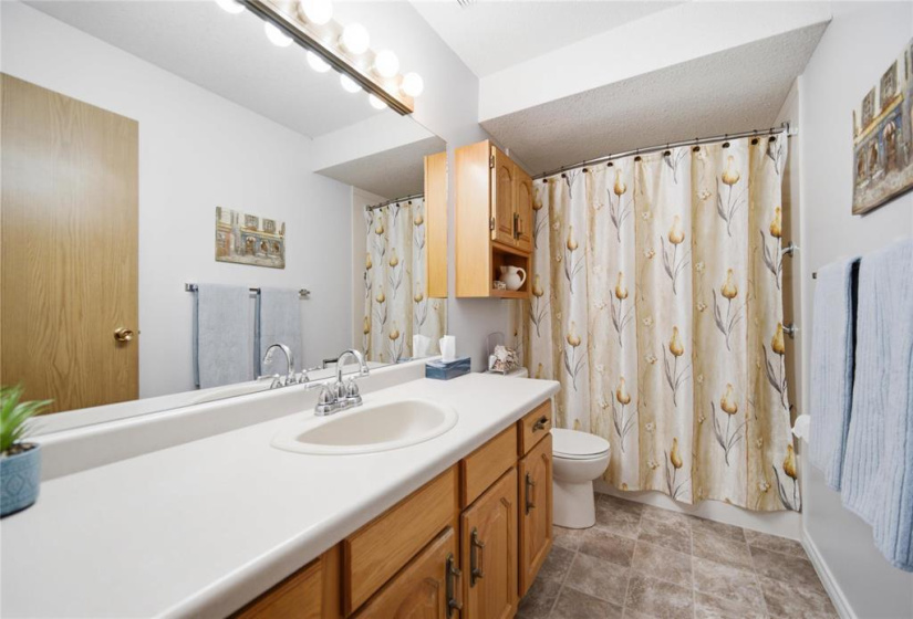 681 St Anne's, 2 Bedrooms Bedrooms, 7 Rooms Rooms,1 BathroomBathrooms,Condominium,For Sale,St Anne's