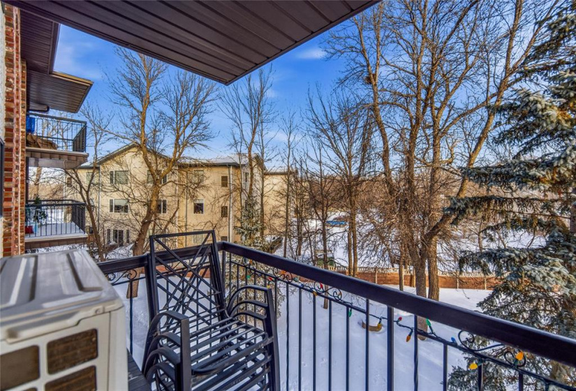 681 St Anne's, 2 Bedrooms Bedrooms, 7 Rooms Rooms,1 BathroomBathrooms,Condominium,For Sale,St Anne's