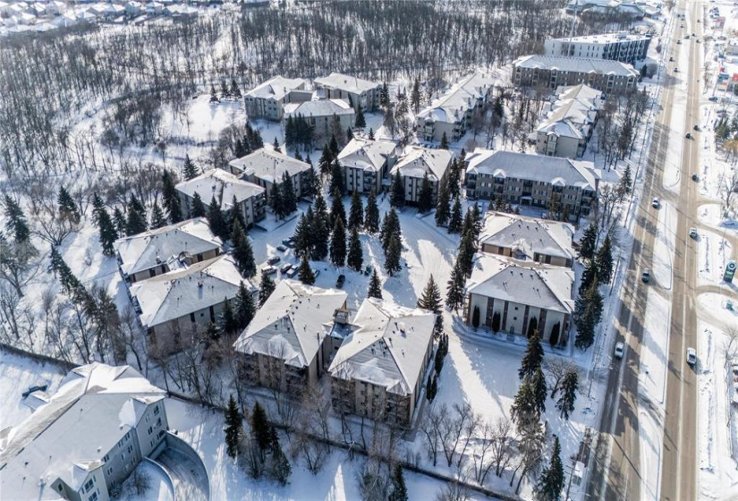 681 St Anne's, 2 Bedrooms Bedrooms, 7 Rooms Rooms,1 BathroomBathrooms,Condominium,For Sale,St Anne's