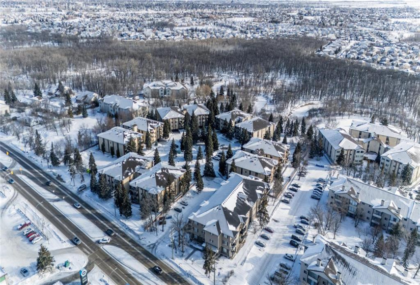 681 St Anne's, 2 Bedrooms Bedrooms, 7 Rooms Rooms,1 BathroomBathrooms,Condominium,For Sale,St Anne's