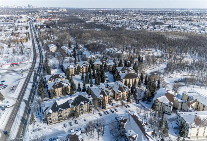 681 St Anne's, 2 Bedrooms Bedrooms, 7 Rooms Rooms,1 BathroomBathrooms,Condominium,For Sale,St Anne's