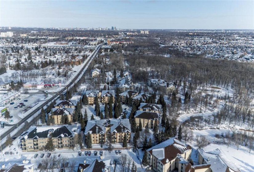 681 St Anne's, 2 Bedrooms Bedrooms, 7 Rooms Rooms,1 BathroomBathrooms,Condominium,For Sale,St Anne's