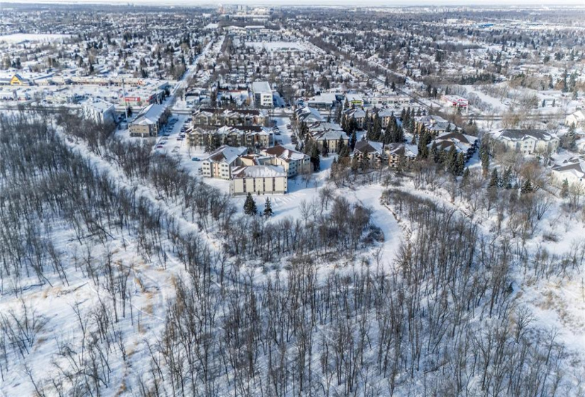 681 St Anne's, 2 Bedrooms Bedrooms, 7 Rooms Rooms,1 BathroomBathrooms,Condominium,For Sale,St Anne's