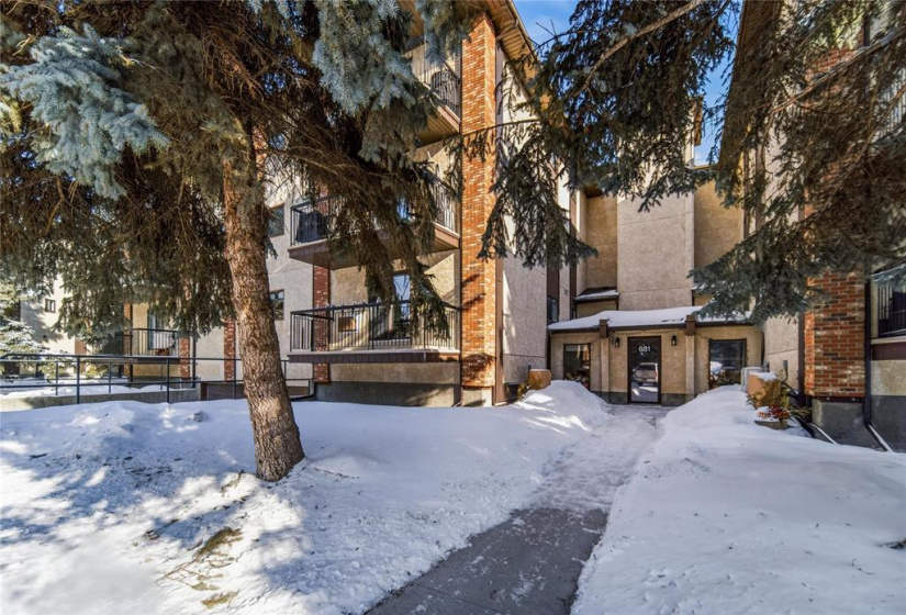 681 St Anne's, 2 Bedrooms Bedrooms, 7 Rooms Rooms,1 BathroomBathrooms,Condominium,For Sale,St Anne's