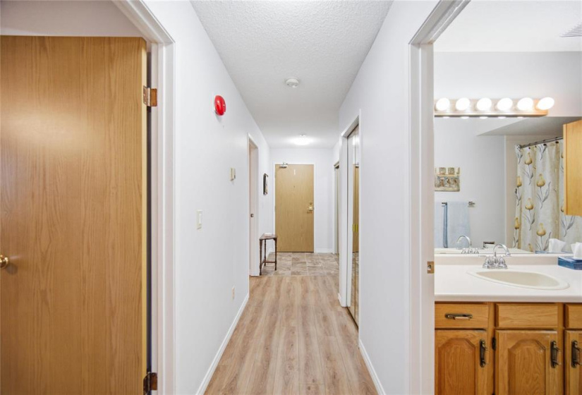 681 St Anne's, 2 Bedrooms Bedrooms, 7 Rooms Rooms,1 BathroomBathrooms,Condominium,For Sale,St Anne's