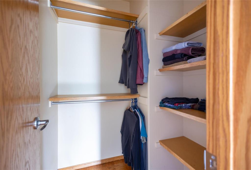 247 Collegiate, 4 Bedrooms Bedrooms, 9 Rooms Rooms,2 BathroomsBathrooms,Residential,For Sale,Collegiate