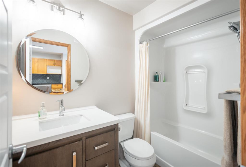 247 Collegiate, 4 Bedrooms Bedrooms, 9 Rooms Rooms,2 BathroomsBathrooms,Residential,For Sale,Collegiate