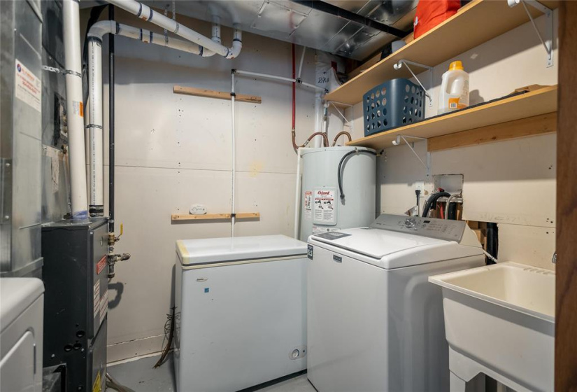 247 Collegiate, 4 Bedrooms Bedrooms, 9 Rooms Rooms,2 BathroomsBathrooms,Residential,For Sale,Collegiate