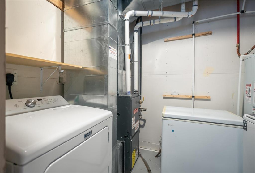 247 Collegiate, 4 Bedrooms Bedrooms, 9 Rooms Rooms,2 BathroomsBathrooms,Residential,For Sale,Collegiate